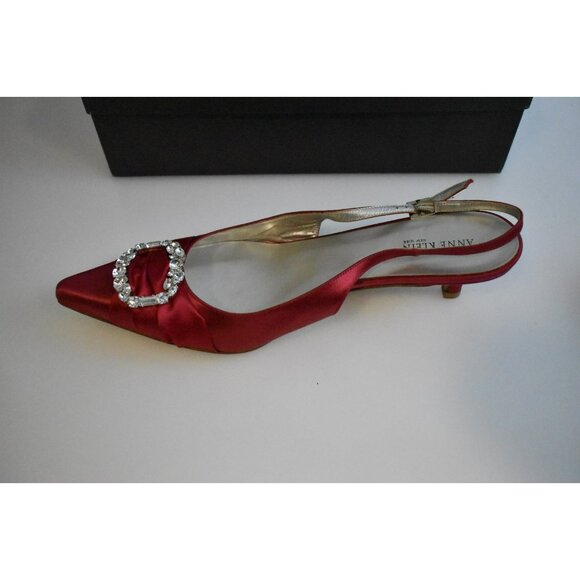 Anne Klein Red Satin Kathryn Short Heels Pointy Toe New Size 9 - Picture 3 of 8